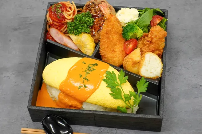 ふわとろ卵のオムライスとMIXグリルの洋食膳 【海老のアメリケーヌソース】