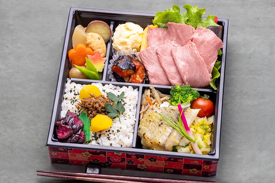 黒毛和牛ローストビーフとカレイ塩麹焼きの折衷御膳【お肉増量】