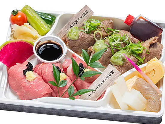 黒毛和牛ローストビーフと和牛焼肉の肉すし六貫盛り合わせ