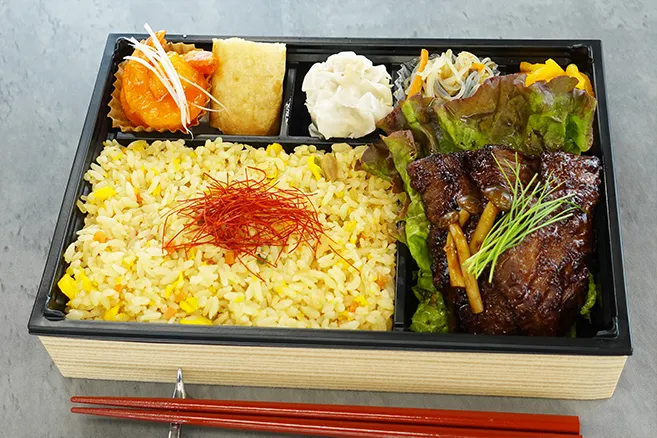 厳選牛XO醬炒めと海老チリの中華弁当