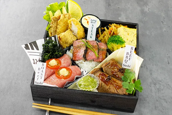 ① 炭焼きステーキ重と2種の肉寿司御膳 〜フィッシュ&チキン〜