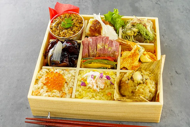 【7月1日配達分より販売開始】九皿の極上中華御膳 【裏】