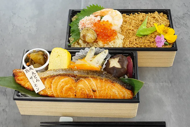 【9月配達分より販売】 熟成 大とろサーモンの若狭麹漬け、蟹いくら海鮮めしの二段重