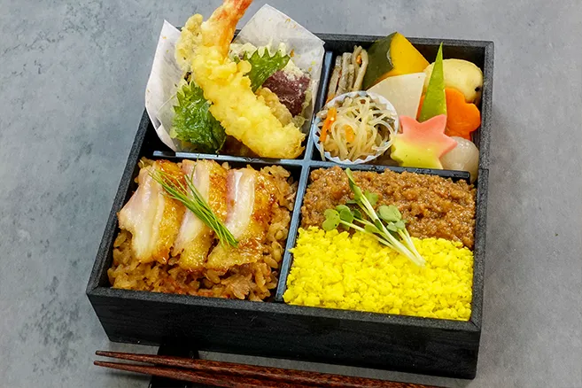 阿波尾鶏とりめしと天ぷらの彩り御膳