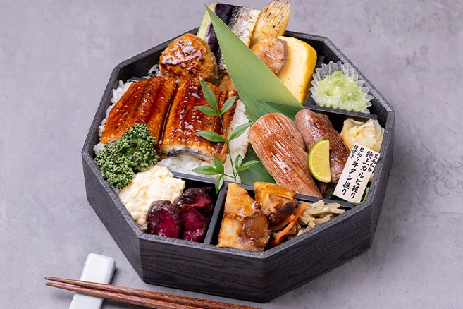 うなぎ飯と特撰 肉ずしの八角御膳