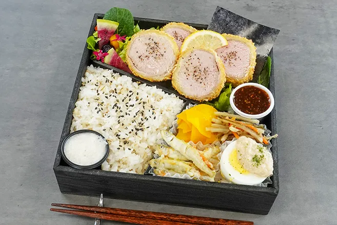 熟成ポーク へれかつの彩り御膳 (180g)