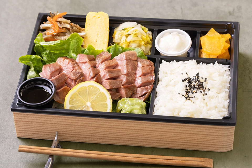 【3月4月特別価格/先行販売】 豚芯タンの厚切り弁当  (  ox tongue 37  )